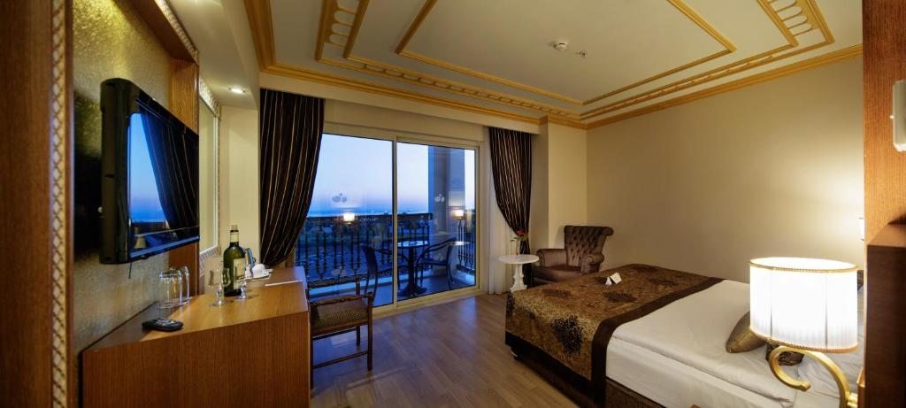 Двухместный (Улучшенный двухместный номер с 1 кроватью) курортного отеля Crystal Palace Luxury Resort & Spa, Сиде