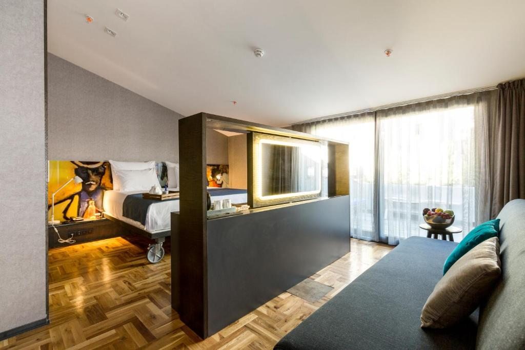 Двухместный (Двухместный номер Делюкс с 1 кроватью и балконом) отеля Lampa Design Hotel-Special Category, Стамбул