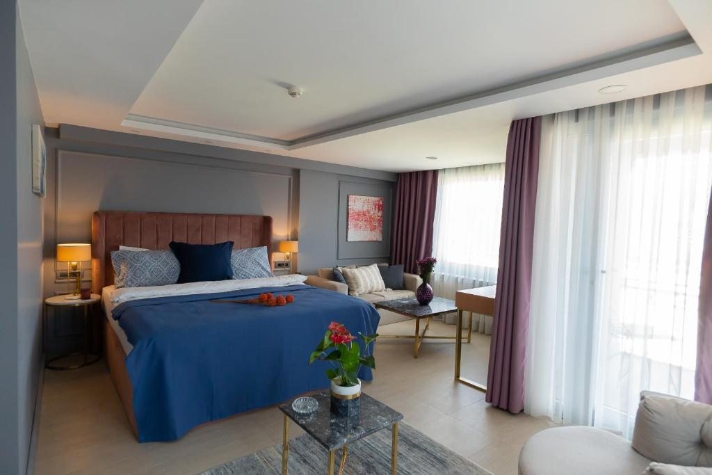 Двухместный (Двухместный номер Делюкс с 1 кроватью и балконом) отеля Malta Bosphorus Hotel, Стамбул