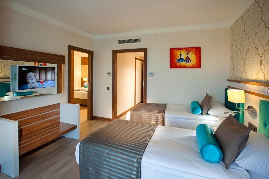 Сьюит (Люкс с 2 спальнями) курортного отеля Luna Blanca Resort & SPA, Сиде