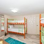 Номер (Кровать в общем 6-местном номере для мужчин), Orange Airport Hotel