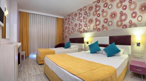 Семейный (Семейный номер (для 4 взрослых) — Все включено) отеля Ramada Resort Side, Сиде