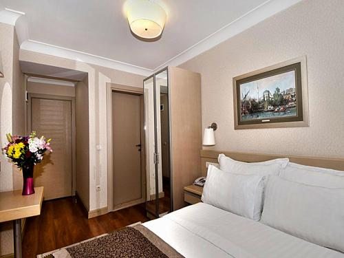 Двухместный (Двухместный номер эконом-класса с 1 кроватью или 2 отдельными кроватями) апарт-отеля Q Hotel Istanbul, Стамбул