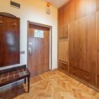 Коридор с вместительными шкафами