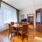 Классический представительский двухкомнатный номер «Люкс»