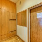 Коридор с вместительными шкафами