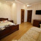 Двухместный (С балконом и двуспальной кроватью), Гостиница Guest House Kars