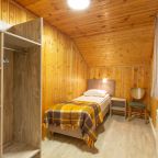 Шестиместный (Семейный домик №1), Отель Allure Lodge