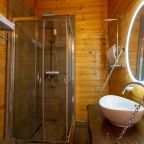 Семейный (Ebru), Отель Allure Lodge