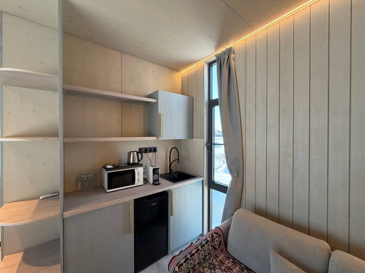 Дом (Большая капсула), Загородный отель Богдарня