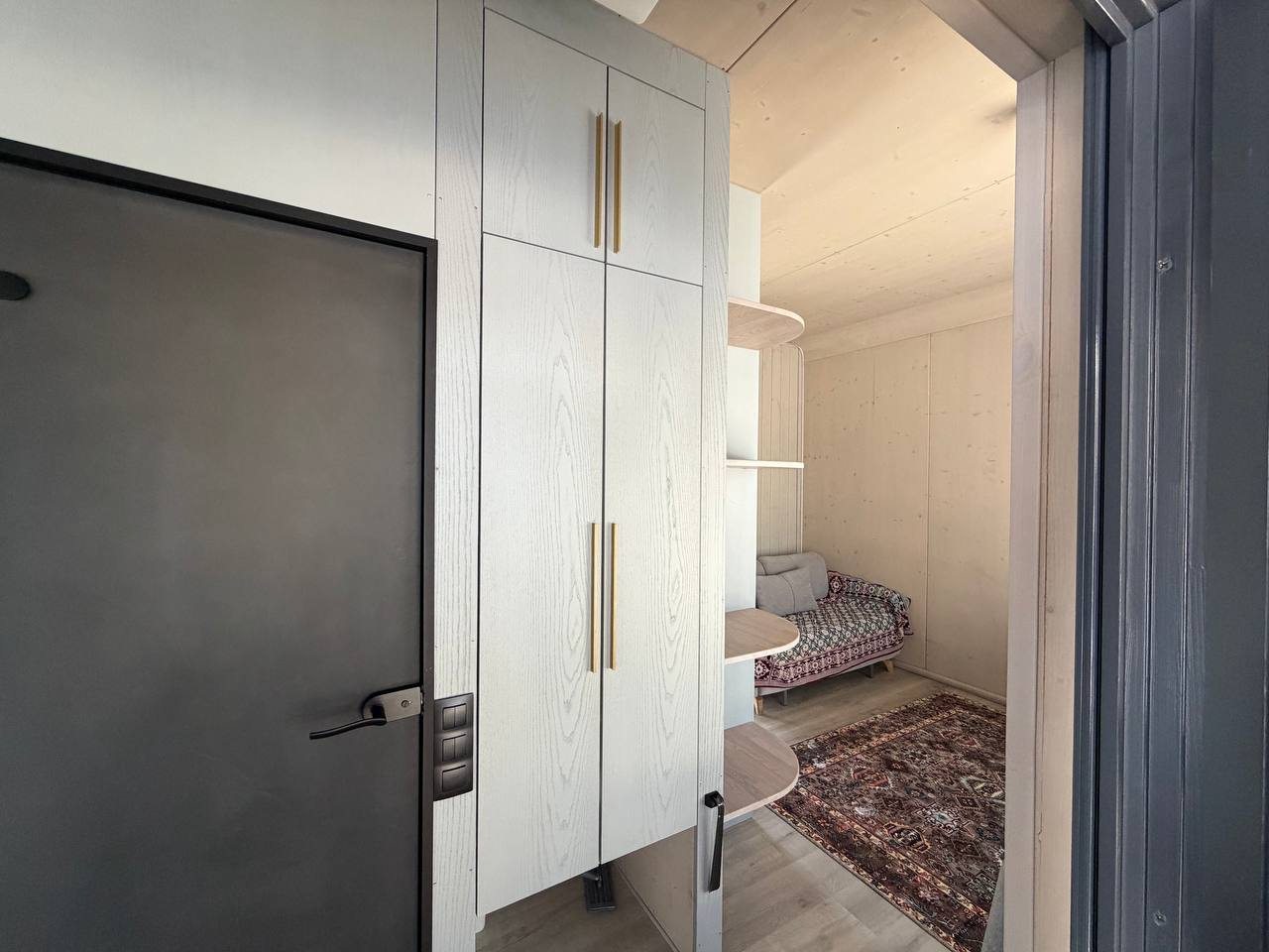 Дом (Большая капсула), Загородный отель Богдарня