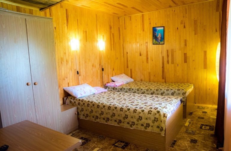 Двухместный (Стандарт, 2 этаж, двуспальная кровать) гостиницы Приют Странника, Орлиное, Крым