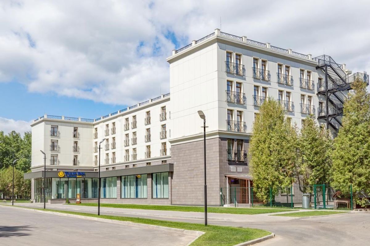 Отель Tulip Inn Софрино 4*, Софрино, Москва, цены от 22800 руб. |  101Hotels.com