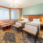 Просторный однокомнатный номер с односпальными кроватями
