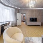 Полулюкс (Модерн), Отель Президент