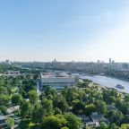 Вид на реку, Отель Президент
