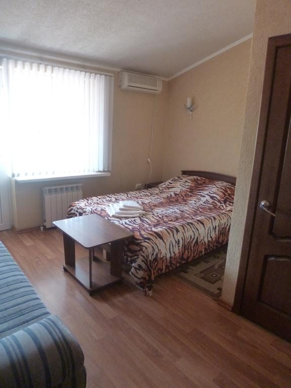 Двухместный (Улучшенный двухместный номер с 1 кроватью или 2 отдельными кроватями) гостевого дома Теннисной Академии, Таганрог