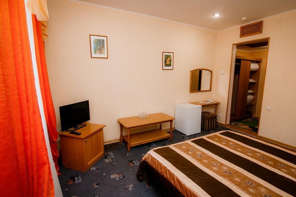 Двухместный (Бюджетный двухместный номер с 2 отдельными кроватями) отеля Александрия, Геленджик