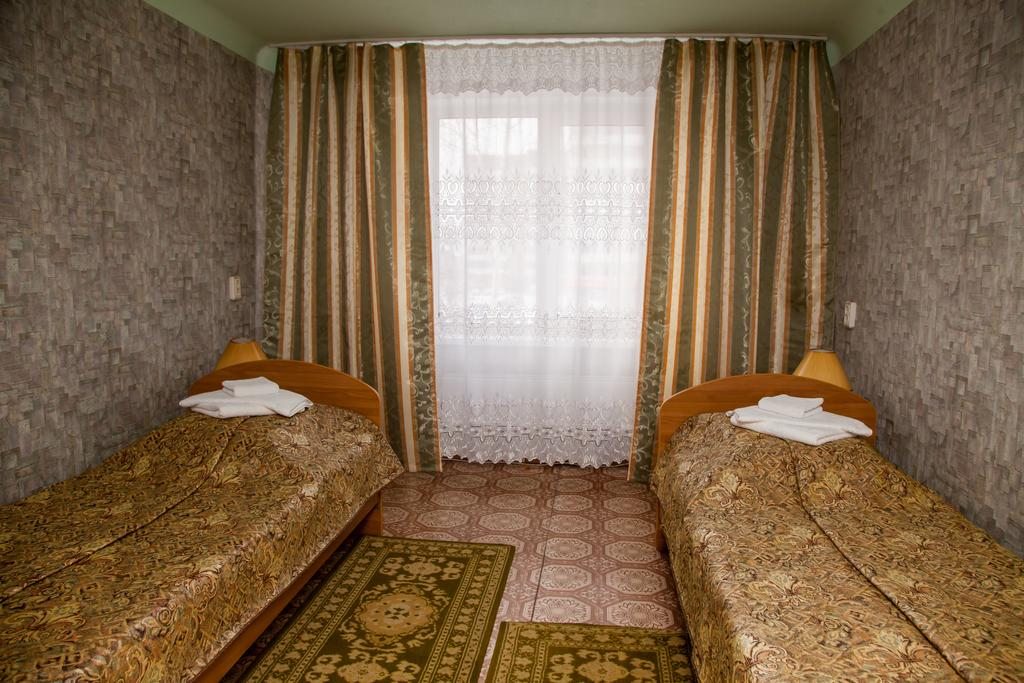 Двухместный (Бюджетный двухместный номер с 2 отдельными кроватями) гостиницы Южная, Шарыпово