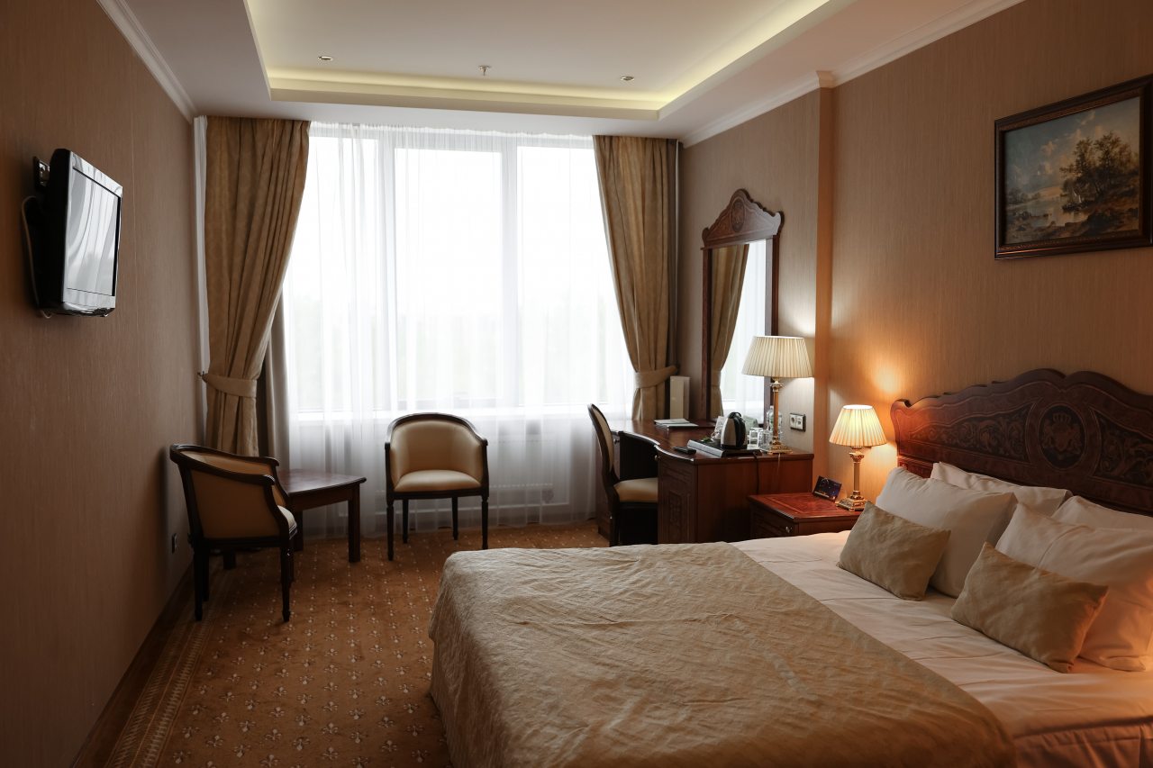 Двухместный (Стандартный двухместный номер с 1 двуспальной кроватью) отеля Royal Hotel Spa & Wellness, Ярославль
