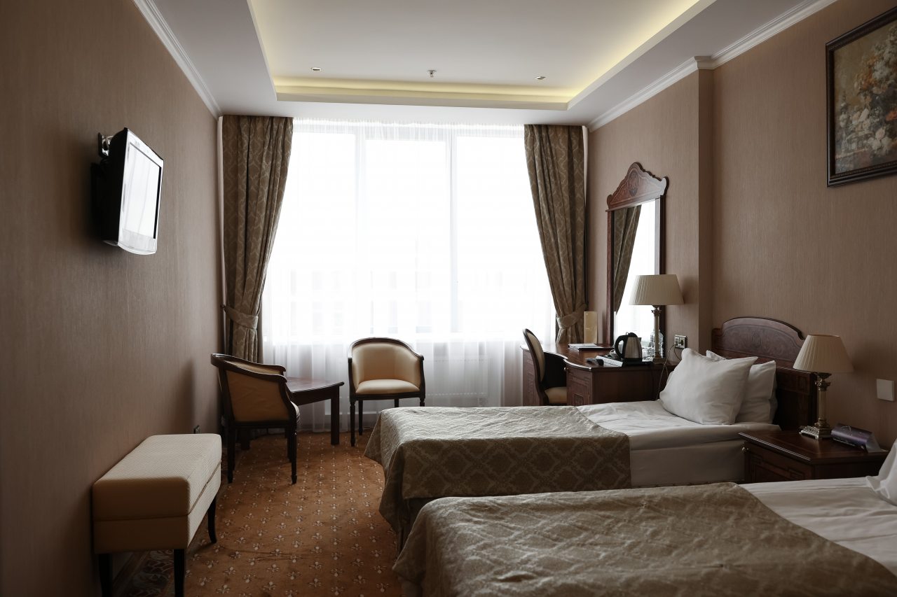 Двухместный (Стандартный двухместный номер с 2 односпальными кроватями) отеля Royal Hotel Spa & Wellness, Ярославль