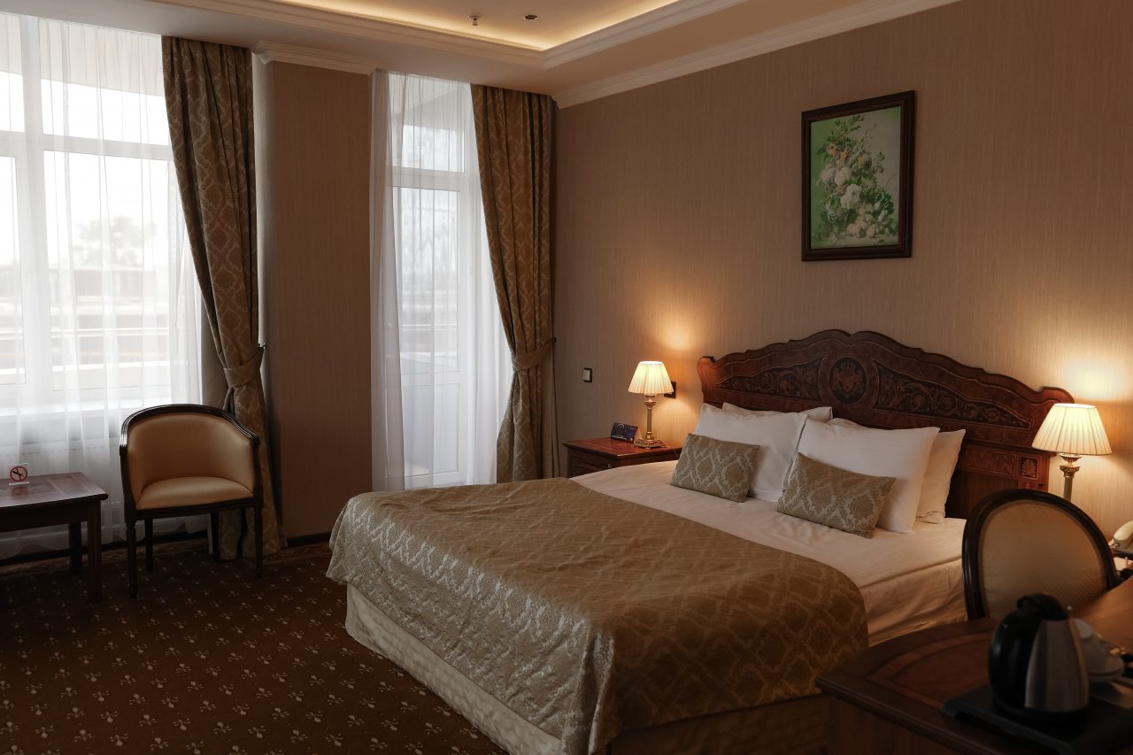 Полулюкс (Delux) отеля Royal Hotel Spa & Wellness, Ярославль