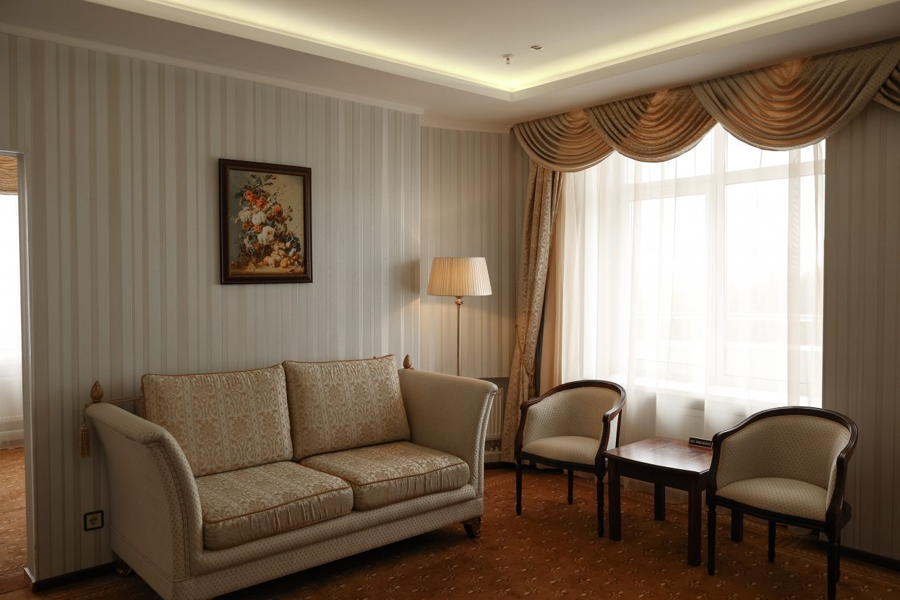 Люкс (Двухкомнатный люкс) отеля Royal Hotel Spa & Wellness, Ярославль