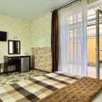 Номер с собственным двориком