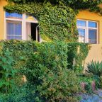 Своя ухоженная территория, Гостевой дом Наутилус