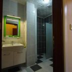 Четырехместный (Стандартный четырехместный номер), Azre Hotel