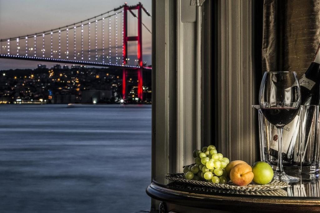 Двухместный (Номер с видом на море) отеля Bosphorus Palace Hotel, Стамбул