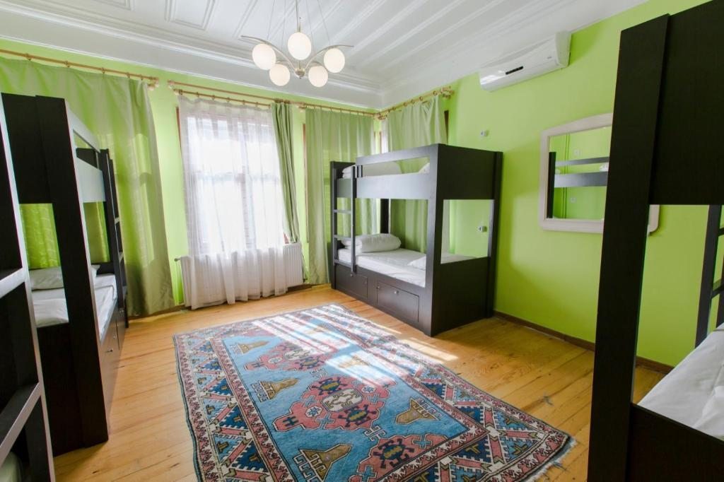 Номер (Спальное место на двухъярусной кровати в общем номере для женщин) хостела Cheers Hostel, Стамбул