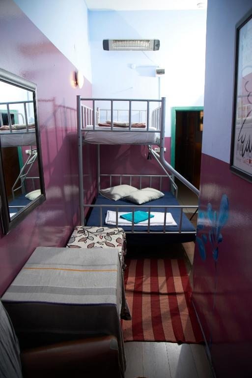 Двухместный (Двухместный номер с 2 отдельными кроватями и общей ванной комнатой) хостела Chillout Lya Hostel & Bar, Стамбул