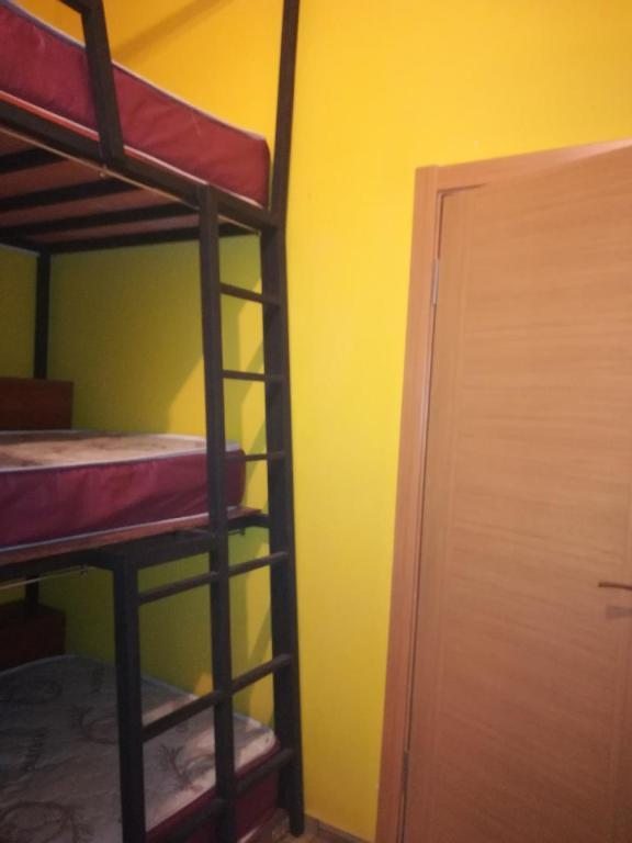 Номер (Спальное место на двухъярусной кровати в общем номере для мужчин и женщин) хостела Chillout Lya Hostel & Bar, Стамбул