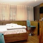 Сьюит (Люкс с балконом), Cube Suites