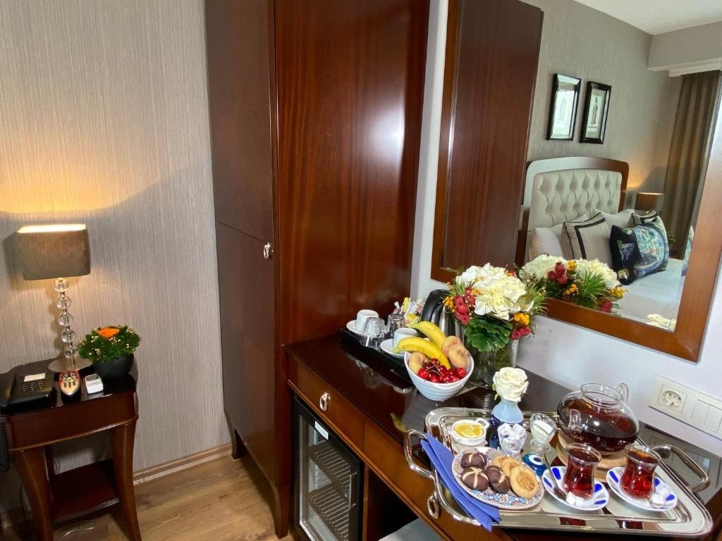 Трехместный (Трехместный номер Делюкс с видом на море), Four Doors Hotel