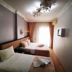 Трехместный (Стандартный трехместный номер), Hotel Broken Column