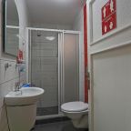 Номер (Кровать в общем 6-местном номере для мужчин и женщин), Hush Hostel Lounge