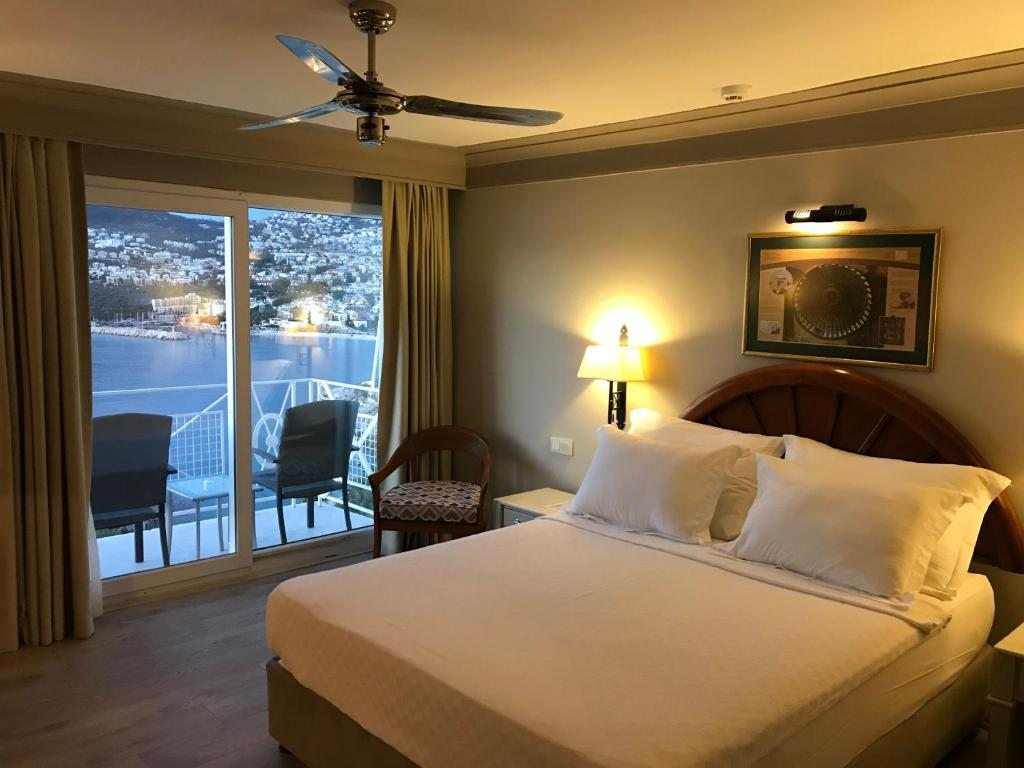 Двухместный (Улучшенный двухместный номер с 1 кроватью или 2 отдельными кроватями и видом на море) курортного отеля Patara Prince, Калкан