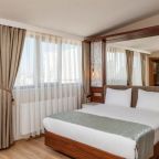 Двухместный (Двухместный номер с 1 кроватью и балконом, вид на море), Kupeli Hotel