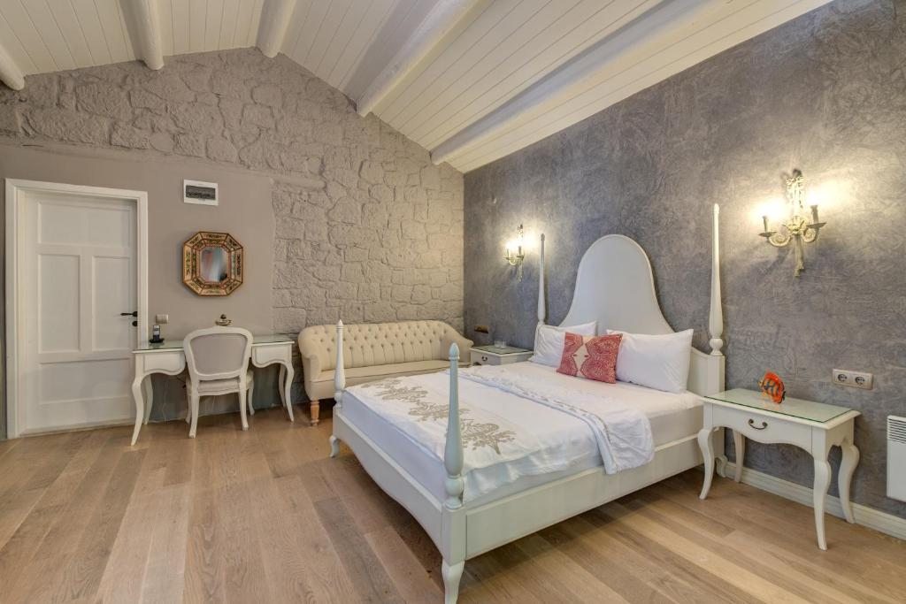 Двухместный (Номер с кроватью размера «king-size») отеля BeyEvi- Special Category, Алачати