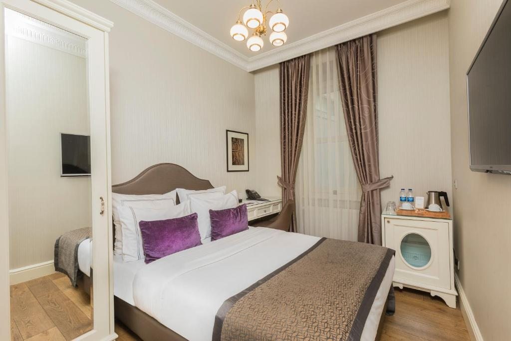 Двухместный (Номер Делюкс с кроватью размера «king-size») отеля Meroddi Galata Mansion, Стамбул