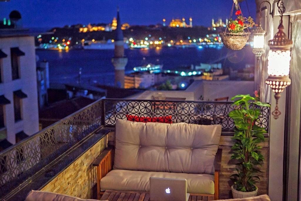 Апартаменты (Суперлюкс с террасой и видом на море — Только для взрослых) апартамента MySuite Istanbul Cihangir Square, Стамбул