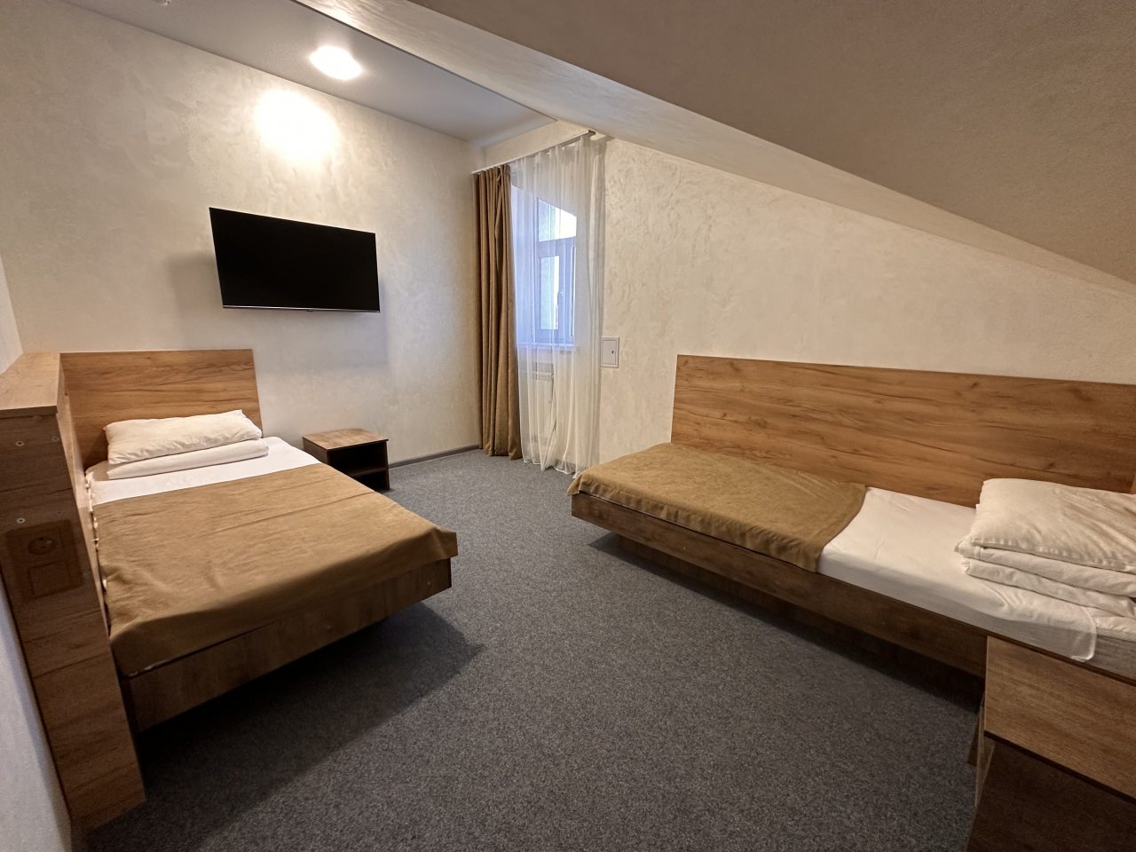 Двухместный (С 2 односпальными кроватями) гостиницы Корона, Минеральные Воды