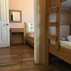 Двухместный (Двухместный номер с 2 отдельными кроватями), Second Home Hostel