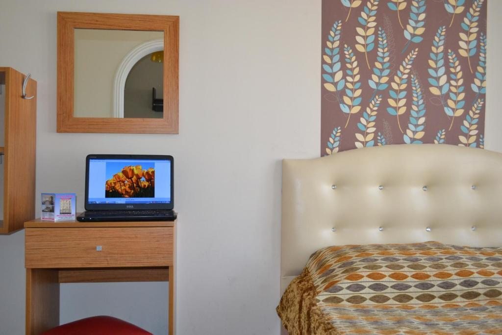 Двухместный (Двухместный номер с 2 отдельными кроватями), Second Home Hostel