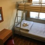Трехместный (Трехместный номер эконом-класса с общей ванной комнатой), Second Home Hostel