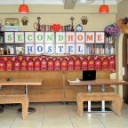 Трехместный (Трехместный номер эконом-класса с общей ванной комнатой), Second Home Hostel