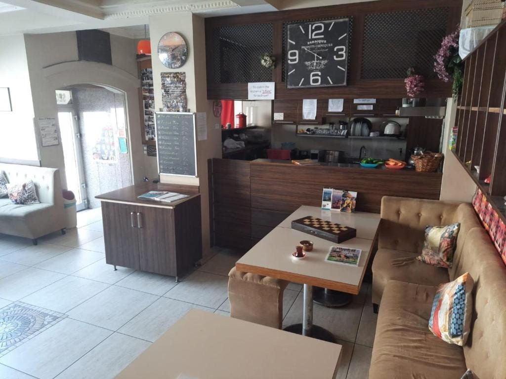 Двухместный (Двухместный номер с 1 кроватью и общей ванной комнатой), Second Home Hostel
