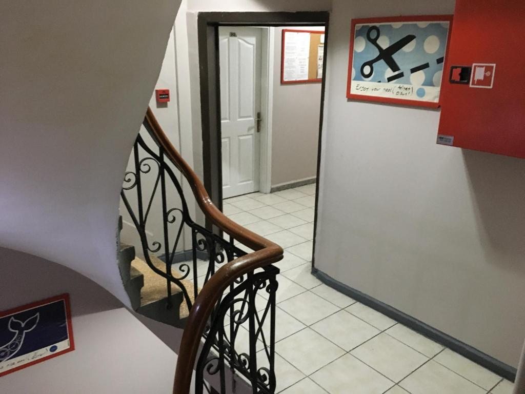 Трехместный (Трехместный номер эконом-класса с общей ванной комнатой), Second Home Hostel